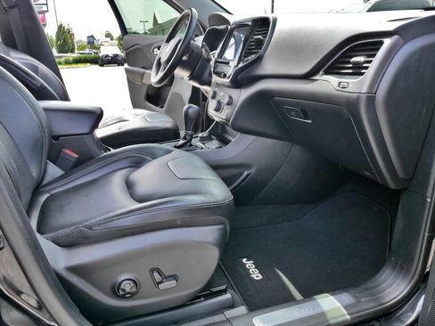 Used 2019 Jeep Cherokee Limited AWD/4WD image 12
