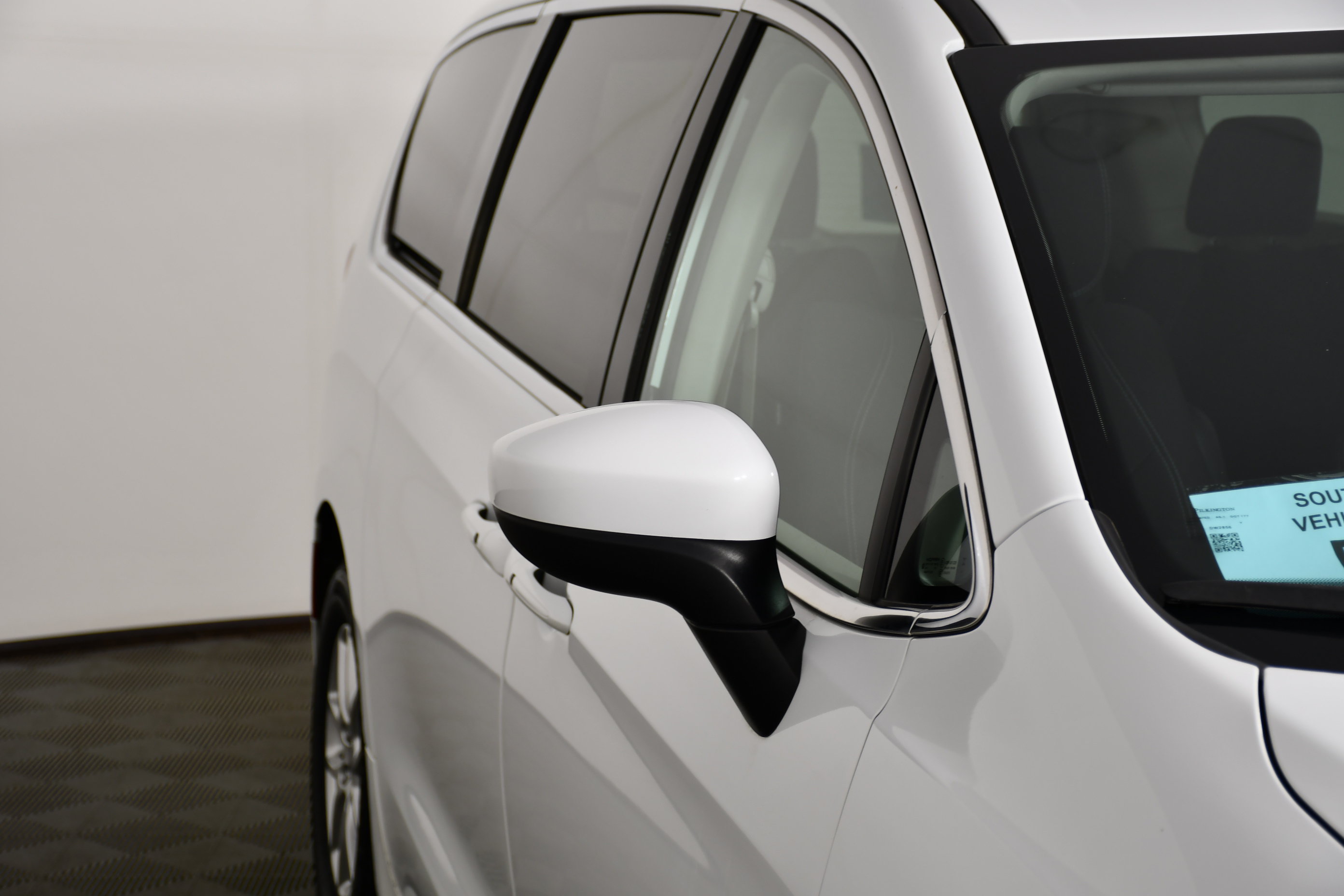 Used 2023 Chrysler Voyager LX FWD image 14