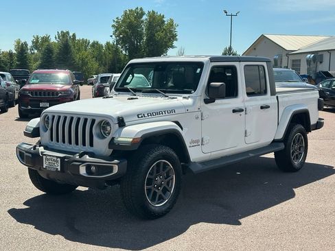 Used 2020 Jeep Gladiator Overland AWD/4WD image 4