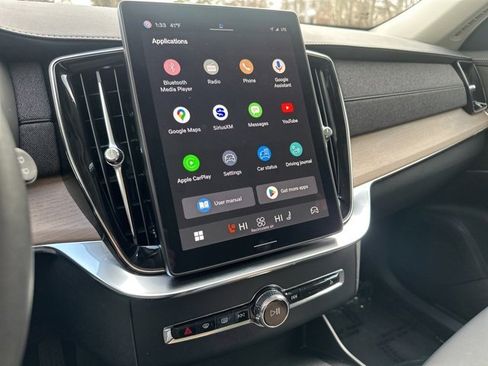 Certified 2025 Volvo XC90 B6 Plus image 26