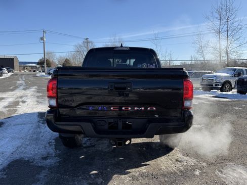 Used 2023 Toyota Tacoma 4x4 Double Cab image 4