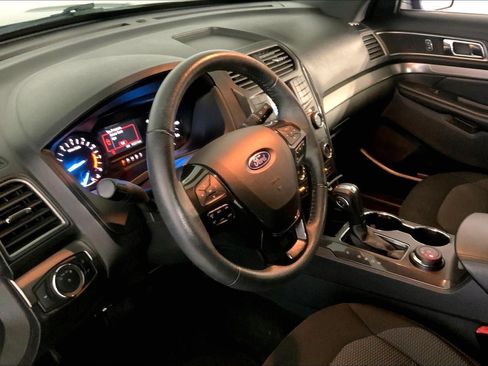 Used 2018 Ford Explorer XLT AWD/4WD image 14