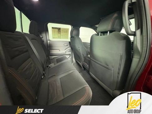 Used 2024 Nissan Frontier PRO-4X w/ Pro Convenience Package AWD/4WD image 9
