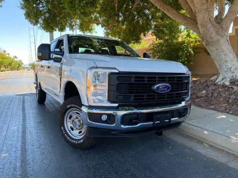 Used 2023 Ford F250 XL w/ XL Off-Road Package AWD/4WD image 2