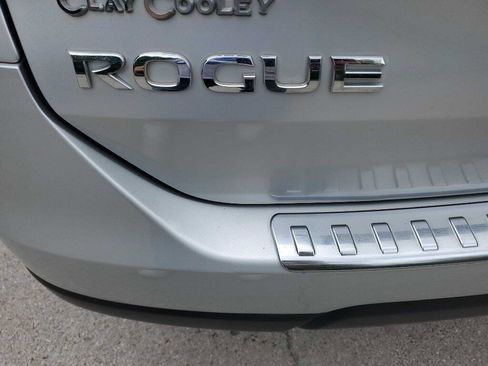 Used 2015 Nissan Rogue S image 14