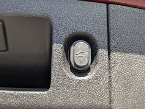 Used 2018 GMC Yukon SLE w/ Convenience Package image 11