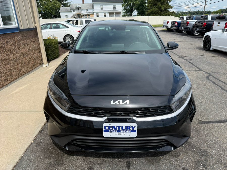 Used 2023 Kia Forte LXS w/ LXS Technology Package FWD image 2