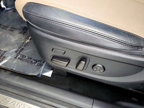 Used 2020 Hyundai Santa Fe Limited image 12