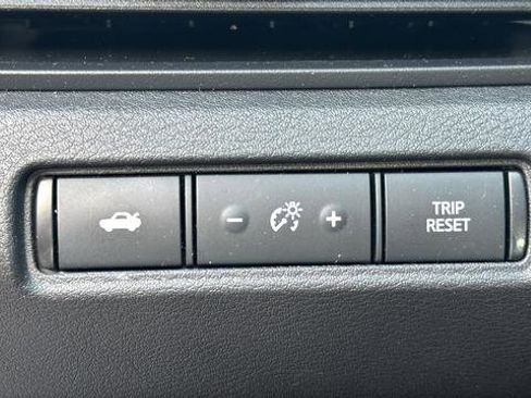 Used 2024 Nissan Altima 2.5 SV FWD image 13