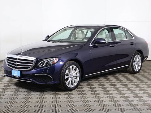 Used 2017 Mercedes-Benz E 300 4MATIC image 9