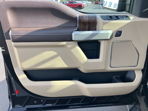 Certified 2018 Ford F150 Lariat w/ Equipment Group 501A Mid image 18