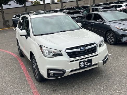 Used 2017 Subaru Forester 2.5i Limited AWD/4WD image 5