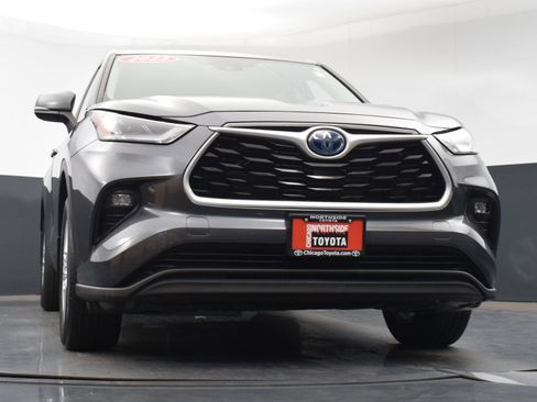 Used 2023 Toyota Highlander LE image 32