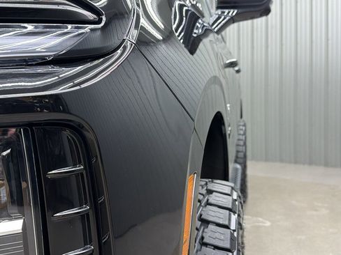 Used 2025 Chevrolet Tahoe Z71 w/ Comfort Package image 13