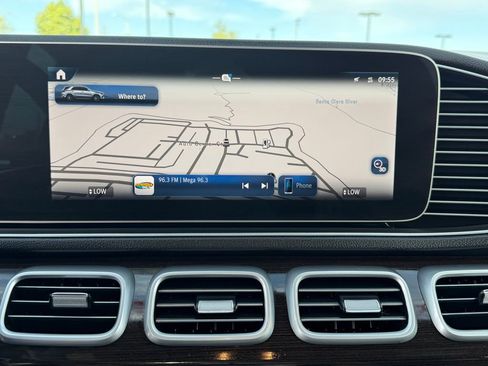 Used 2025 Mercedes-Benz GLE 450e 4MATIC image 26