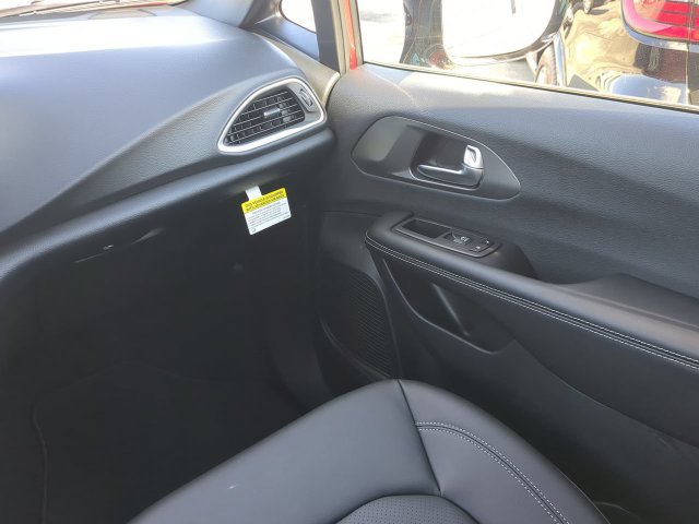New 2026 Chrysler Voyager LX FWD image 20