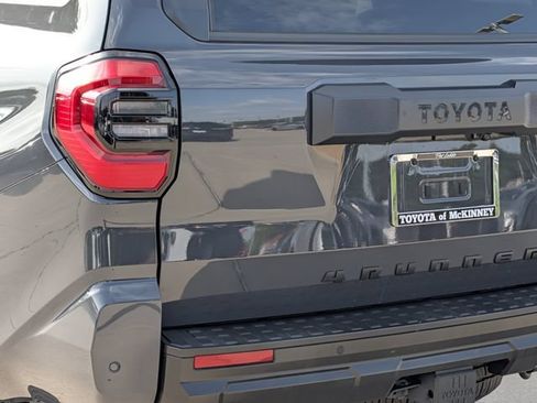 Certified 2025 Toyota 4Runner TRD Off-Road AWD/4WD image 8
