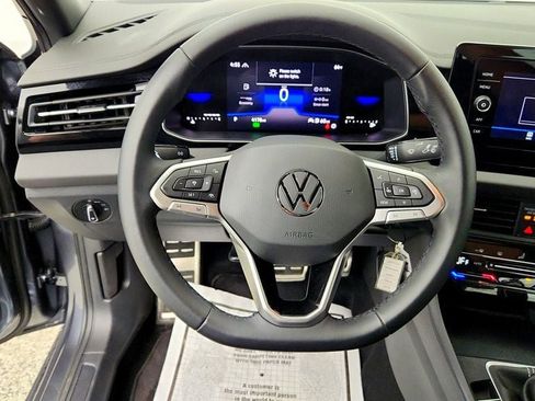 Used 2025 Volkswagen Jetta Sport FWD image 11
