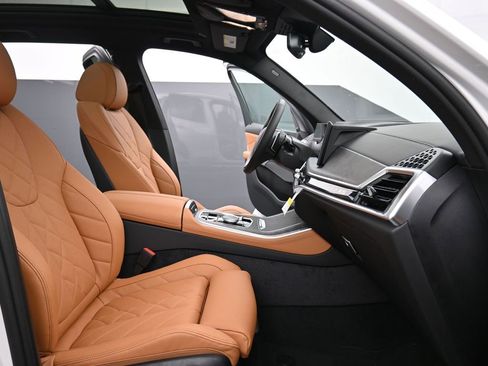 New 2026 BMW X5 xDrive50e image 19