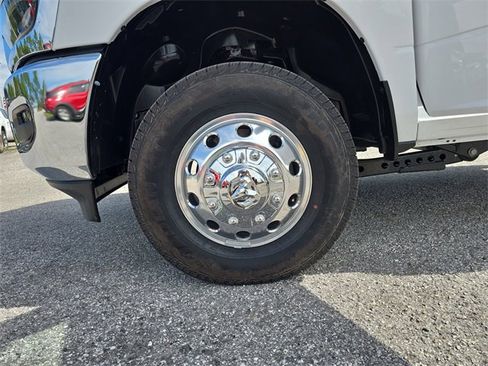 New 2026 RAM 3500 Tradesman w/ Chrome Appearance Group image 25