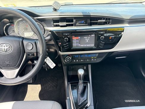 Used 2016 Toyota Corolla LE FWD image 17