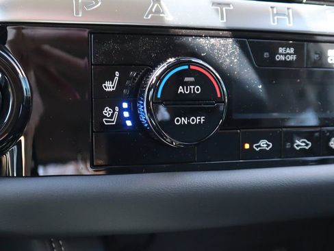 New 2026 Nissan Pathfinder Platinum image 18