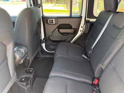 Used 2020 Jeep Wrangler Unlimited Sport image 29