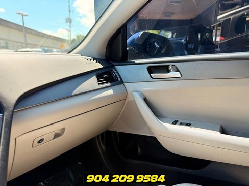 Used 2017 Hyundai Sonata SE FWD image 16