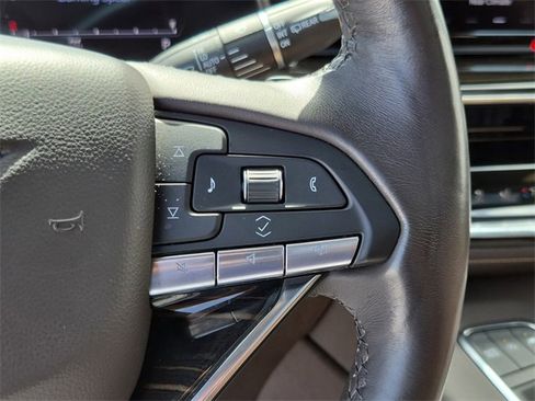 Used 2024 Cadillac Escalade ESV Premium Luxury image 30