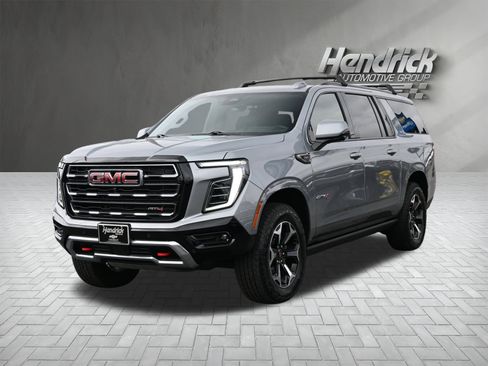 Used 2025 GMC Yukon XL AT4 w/ AT4 Premium Package image 8
