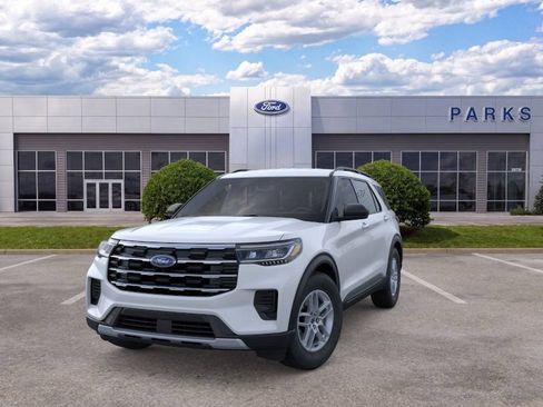 New 2026 Ford Explorer Active RWD image 2
