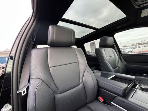 Used 2023 Toyota Tundra Platinum image 27