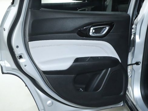 Used 2025 Jeep Compass Limited AWD/4WD image 13
