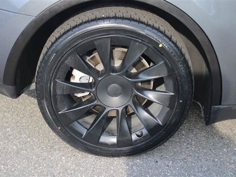 Used 2023 Tesla Model Y Long Range AWD/4WD image 8