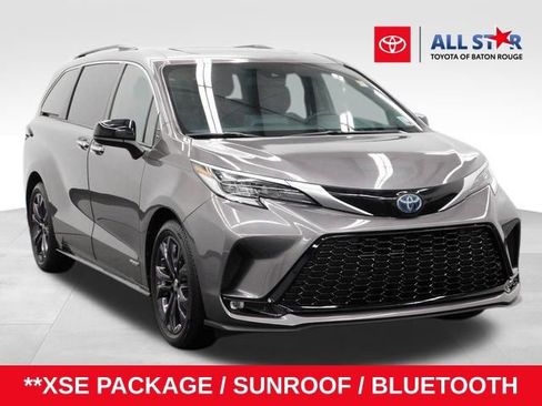 Used 2021 Toyota Sienna XSE w/ XSE Plus Package image 1