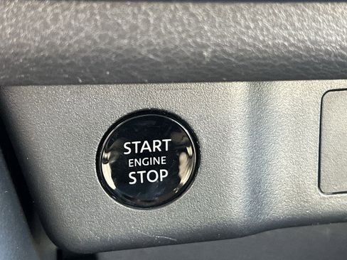 Used 2025 Nissan Rogue SV image 16