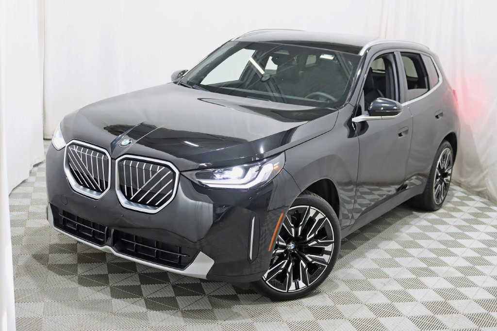 Used 2025 BMW X3 xDrive30i w/ Convenience Package AWD/4WD image 4