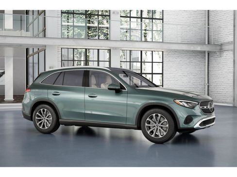 Used 2026 Mercedes-Benz GLC 300 4MATIC image 13