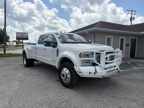 Used 2019 Ford F450 Platinum w/ Platinum Ultimate Package AWD/4WD image 3