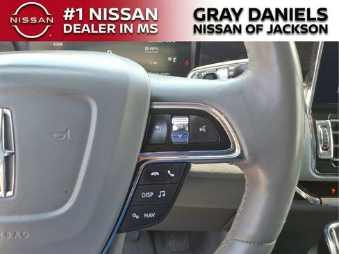 Used 2019 Lincoln Navigator L Select RWD image 15