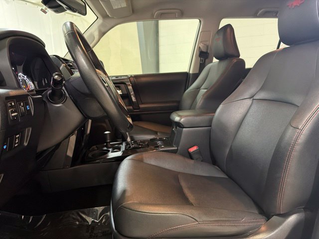 Used 2020 Toyota 4Runner TRD Off-Road Premium AWD/4WD image 12