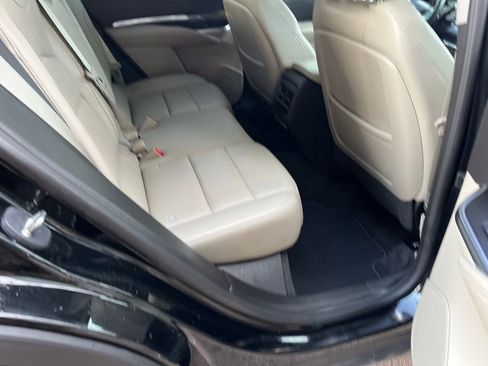 Used 2020 Cadillac XT4 Luxury w/ Cold Weather Package image 16