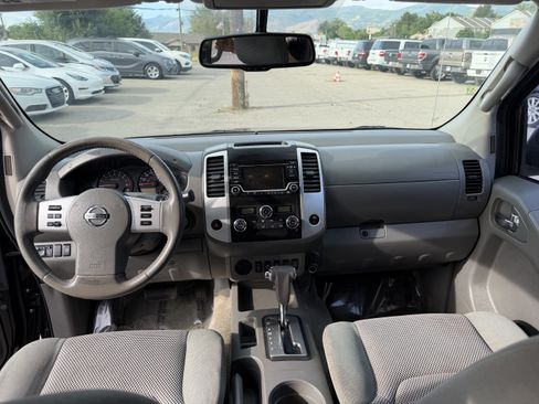 Used 2016 Nissan Frontier SV w/ SV Value Truck Package RWD image 13