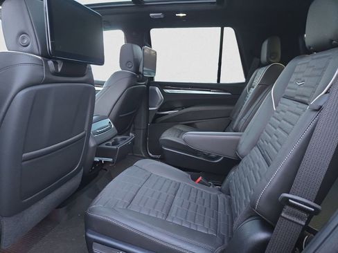 Certified 2025 Cadillac Escalade Sport Platinum w/ LPO, ONYX Package image 16