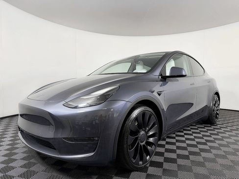 Used 2022 Tesla Model Y Performance AWD/4WD image 2