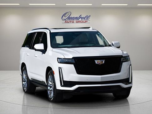 Used 2021 Cadillac Escalade Sport Platinum AWD/4WD image 2