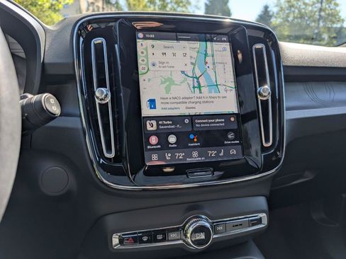 Used 2023 Volvo XC40 Recharge Ultimate AWD/4WD image 19