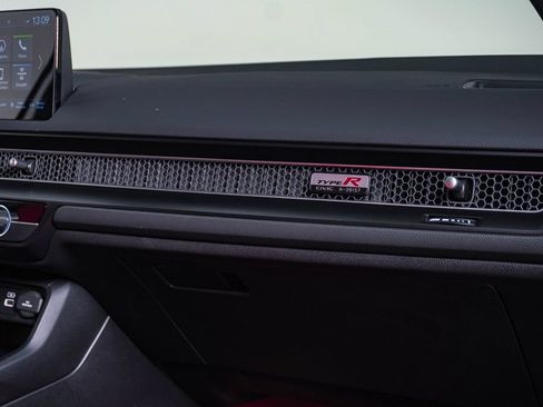 Used 2025 Honda Civic Type R image 17