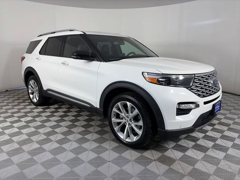 Certified 2022 Ford Explorer Platinum w/ Equipment Group 601A AWD/4WD image 1