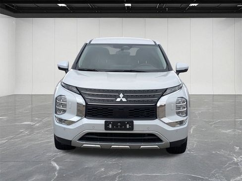 Used 2024 Mitsubishi Outlander SE image 8